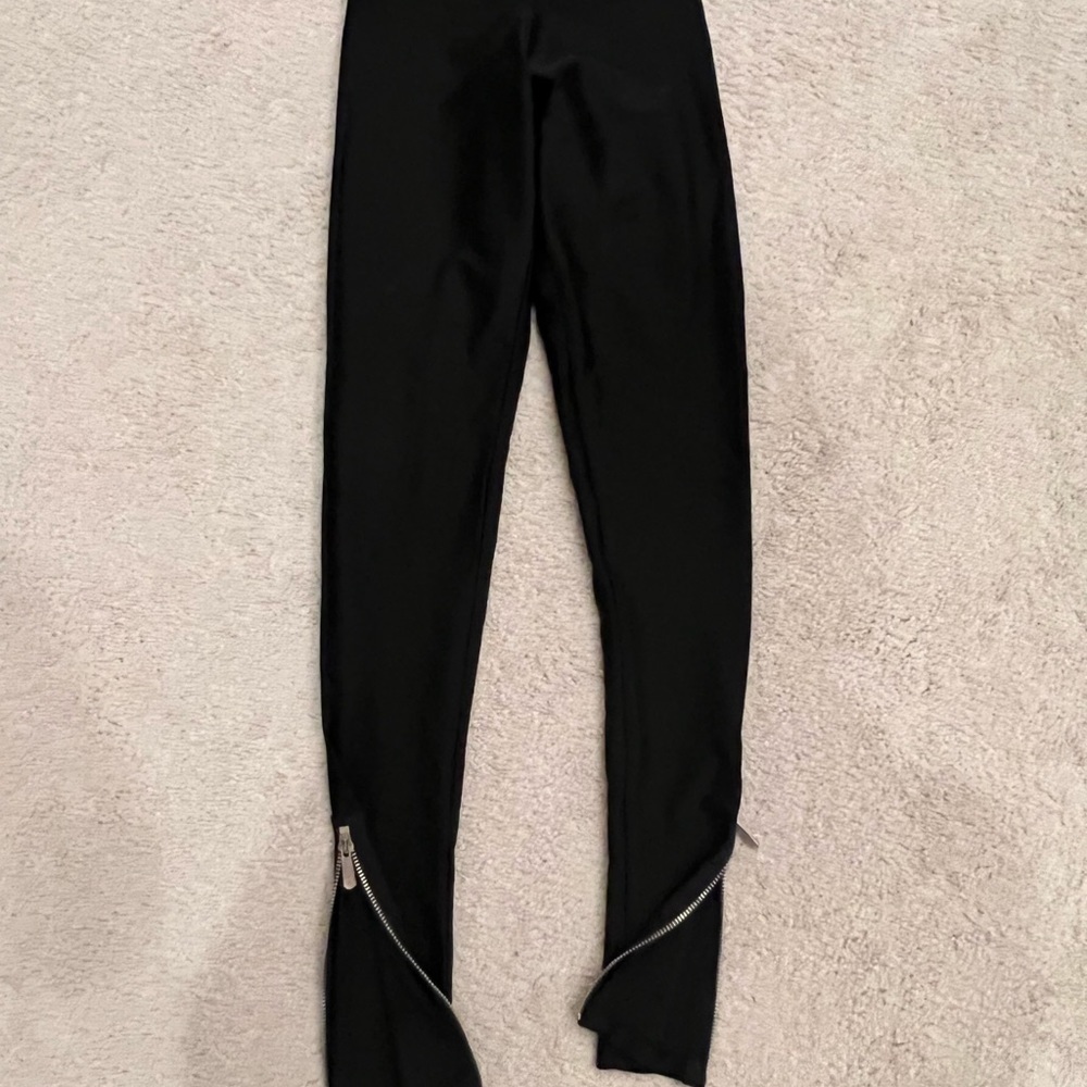 R&R authentic black shiny leggings